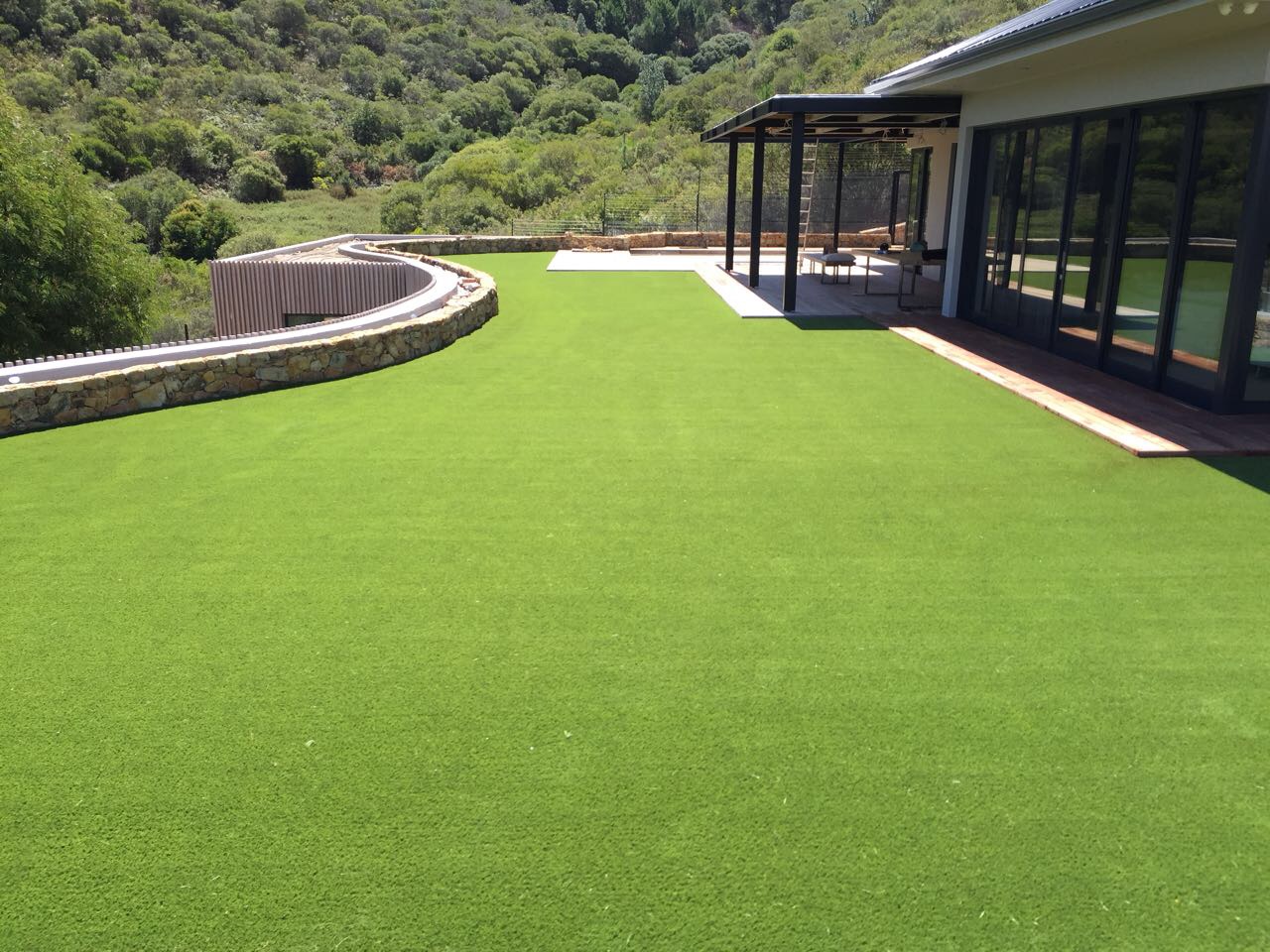 https://www.artificialgrasssomersetwest.co.za/wp-content/uploads/2020/07/IMG_9527.jpg